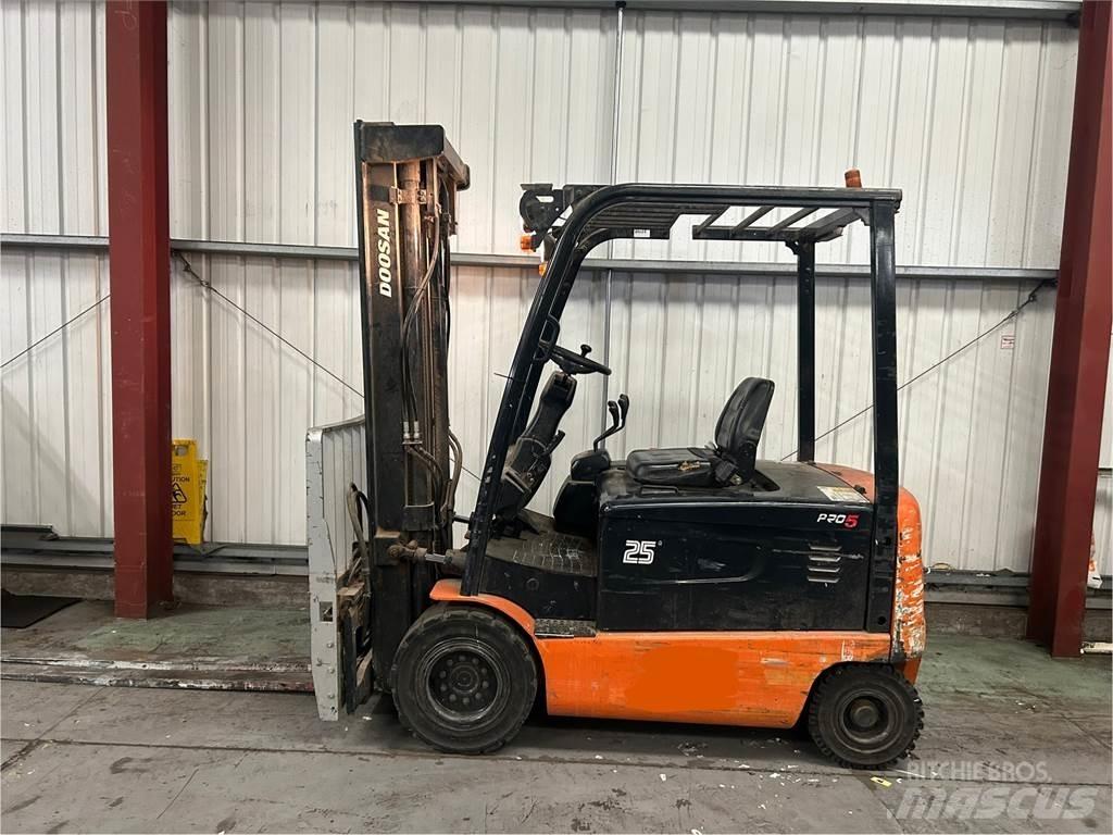 Doosan B25X-5 Akumulátorové vozíky