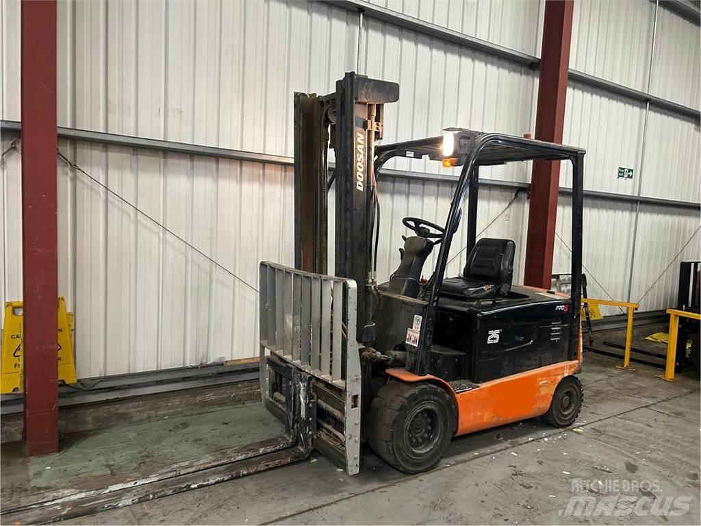 Doosan B25X-5 Akumulátorové vozíky