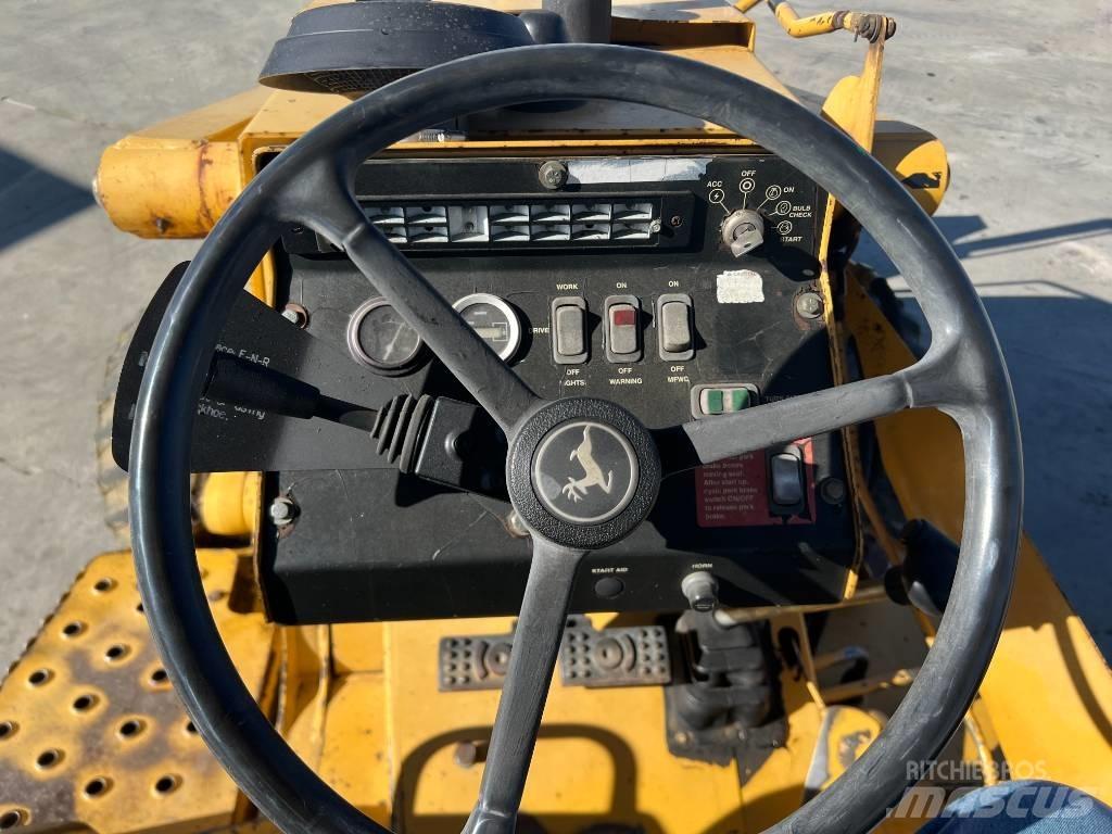 John Deere 210 LE Čelní nakladače a rypadla