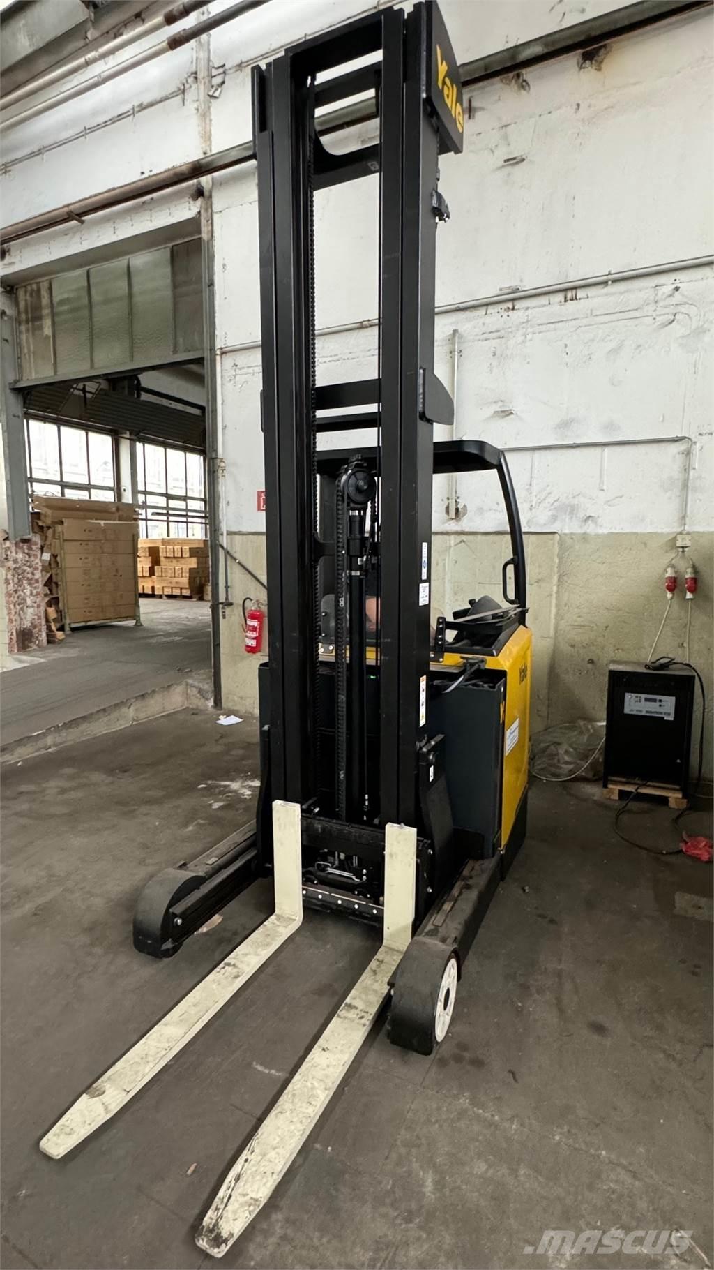 Yale MR16 Retraky