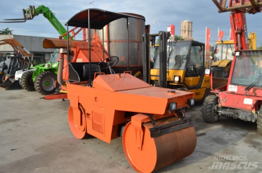Bomag BW 90 Tandemové válce