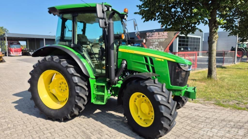 John Deere 5090 R Traktory