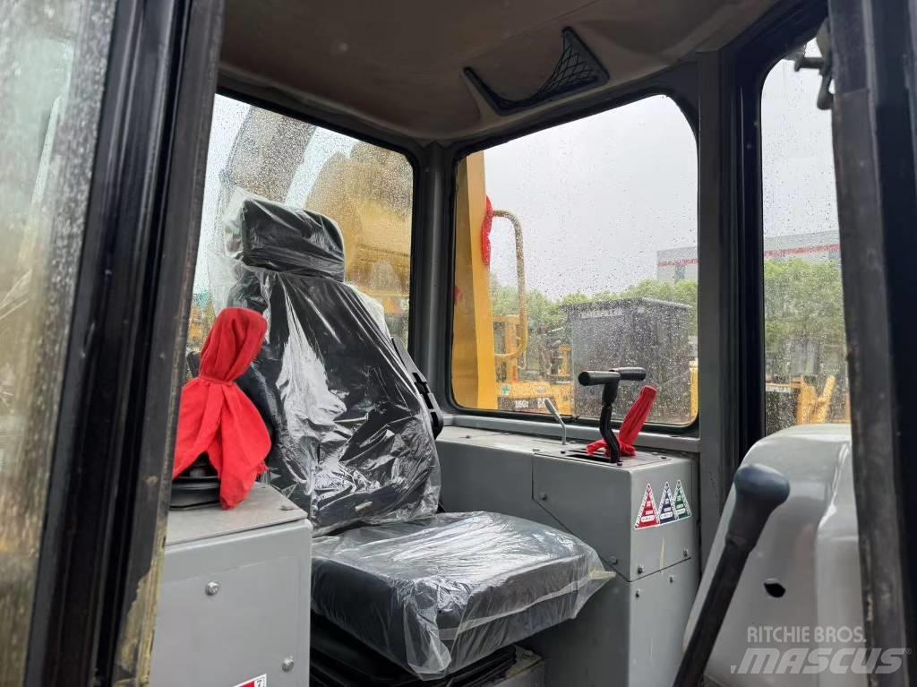 CAT D 7 G Pásové dozery