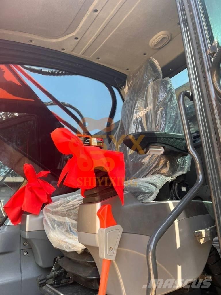 Doosan DX 300LC-9C Pásová rýpadla