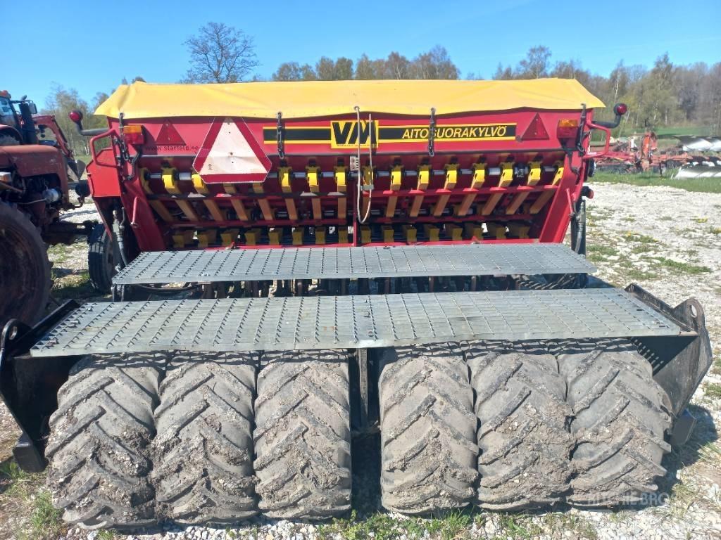 VM 250 Mechanické secí stroje