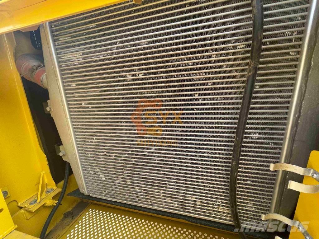 Komatsu PC 450 LC-8 Pásová rýpadla