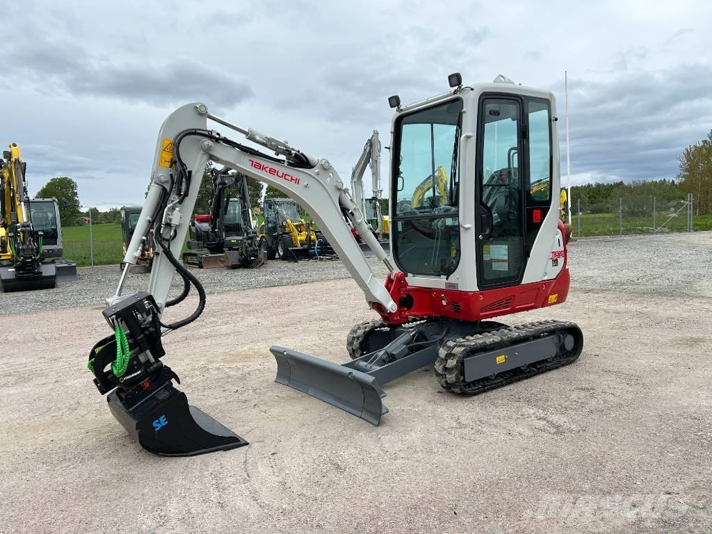 Takeuchi TB320 Mini rýpadla < 7t