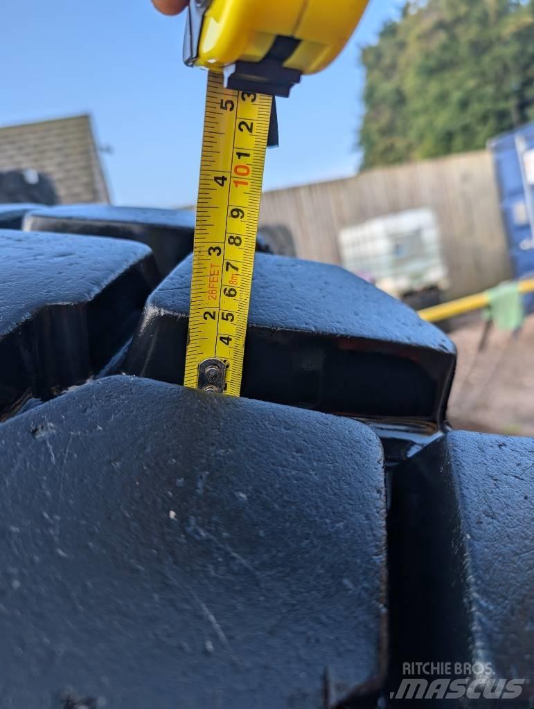 Bridgestone VLTS Pneumatiky, kola a ráfky