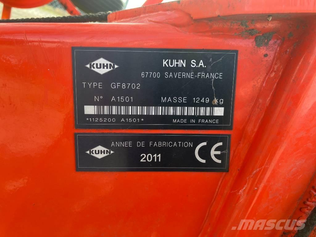 Kuhn GF 8702 Obraceče a shrabovače sena