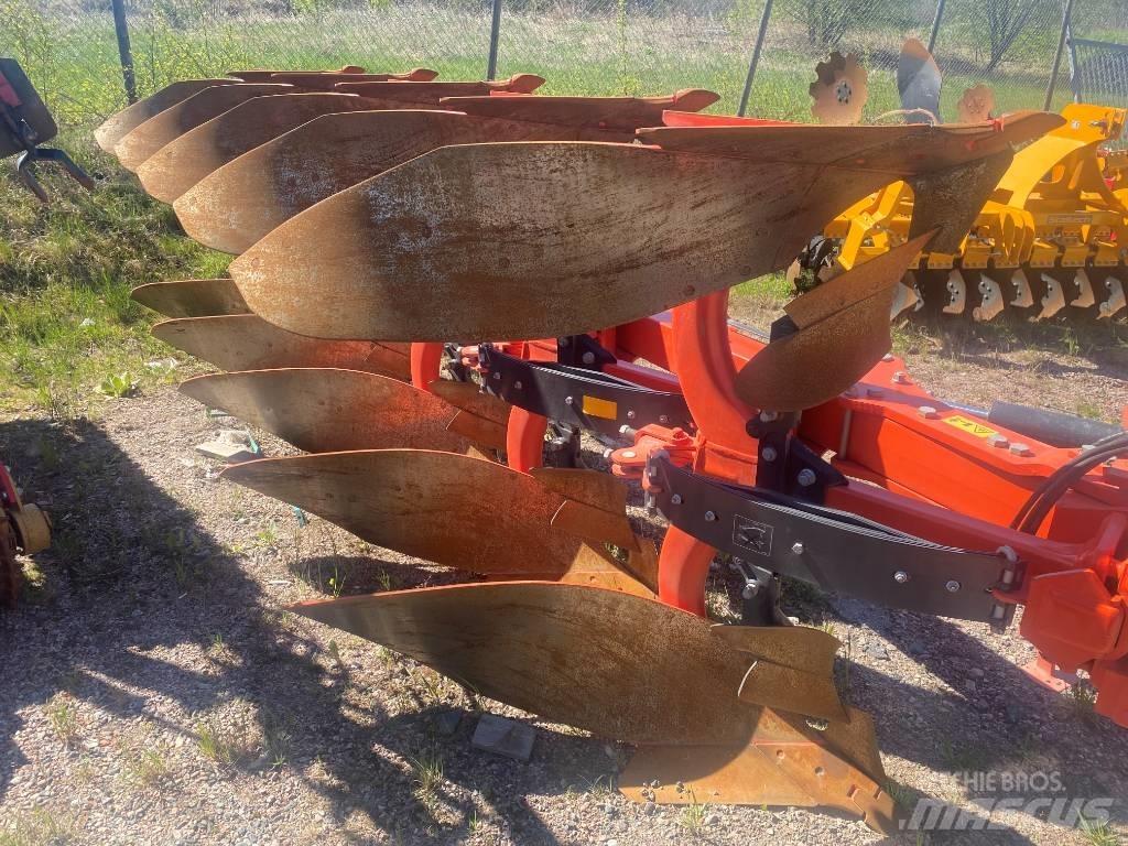 Kubota RM 300 SV Oboustranné pluhy