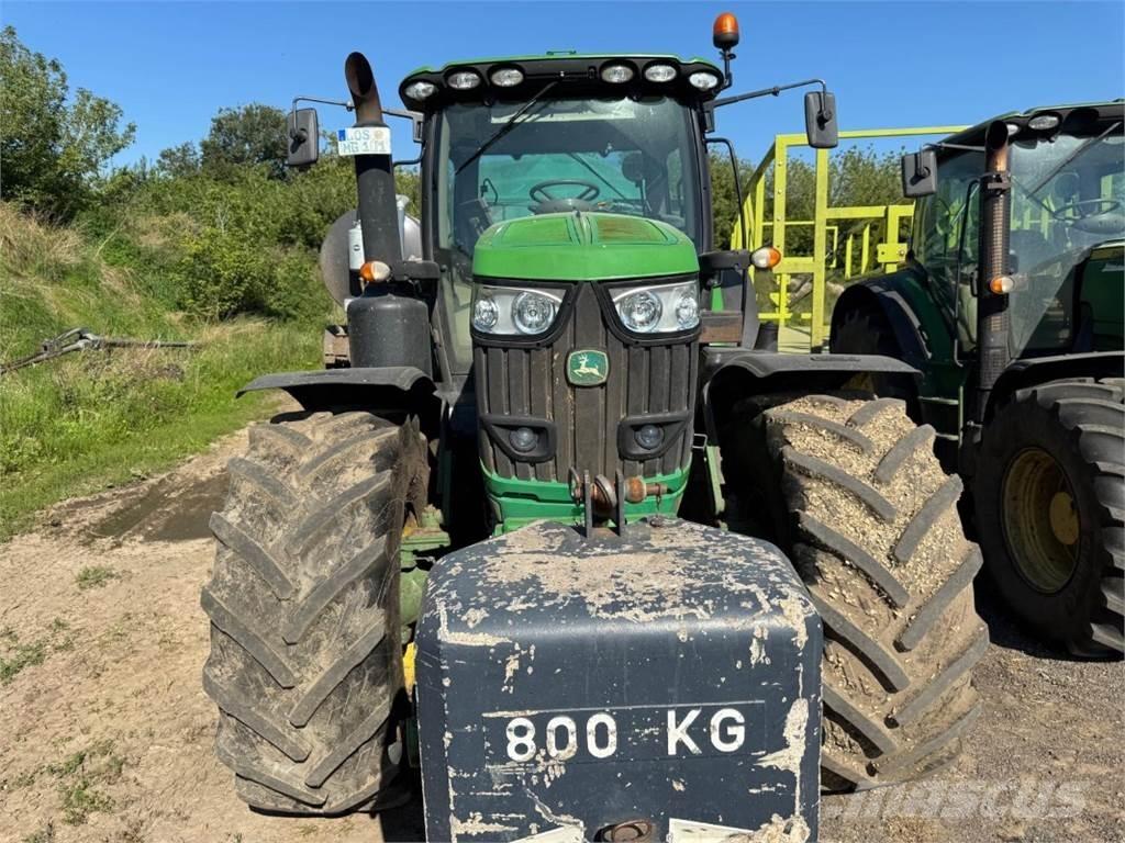 John Deere 6215 R Traktory
