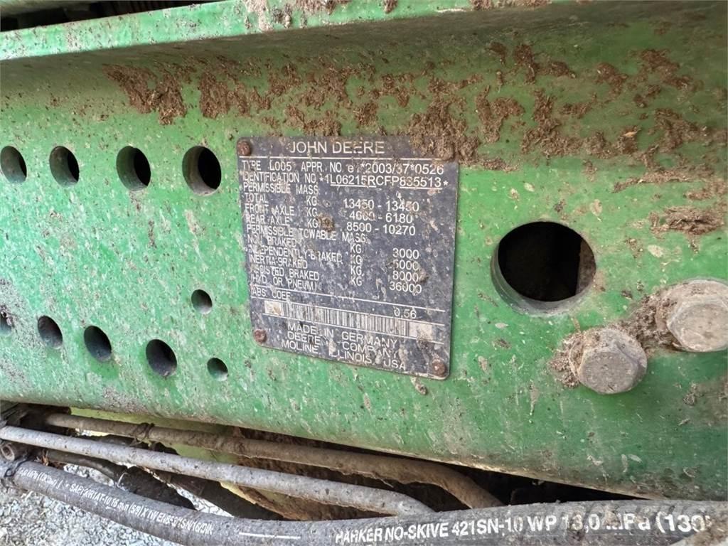 John Deere 6215 R Traktory