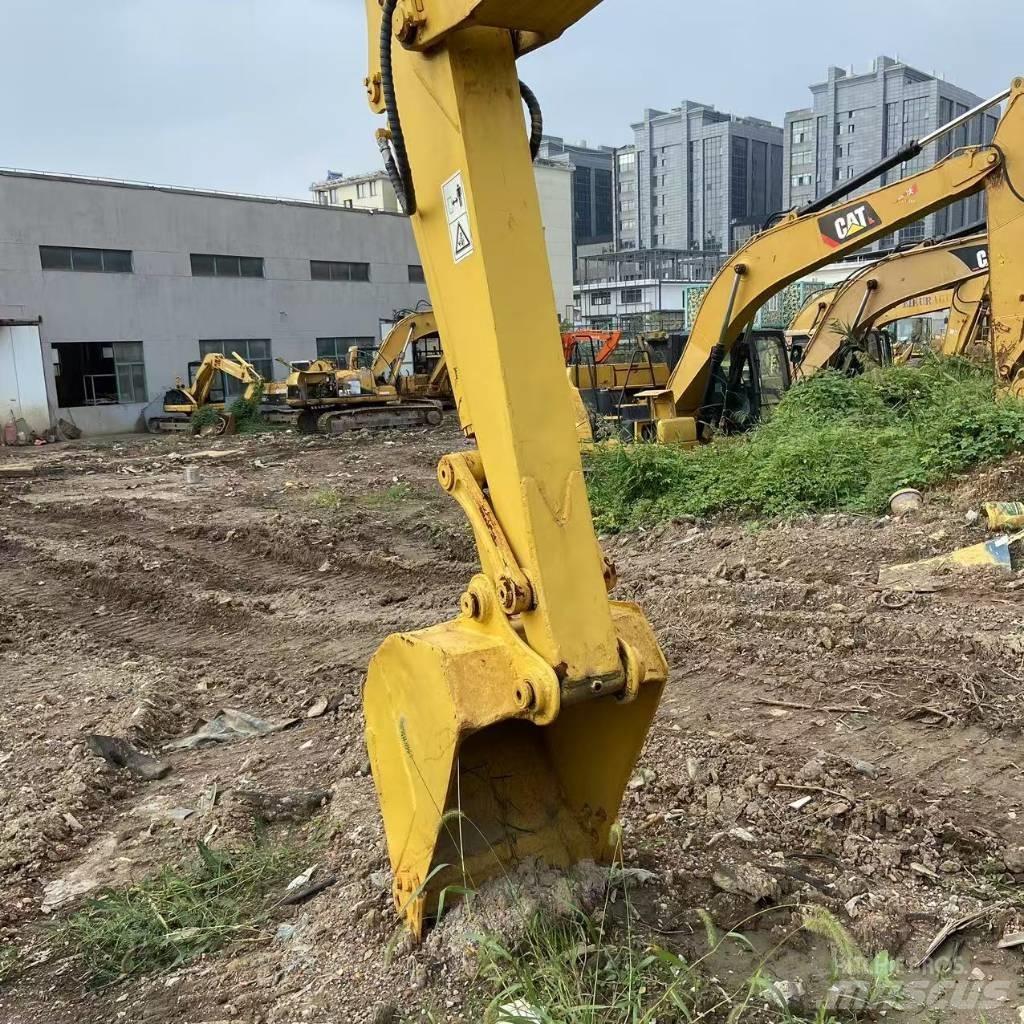 Komatsu PC 60 Pásová rýpadla
