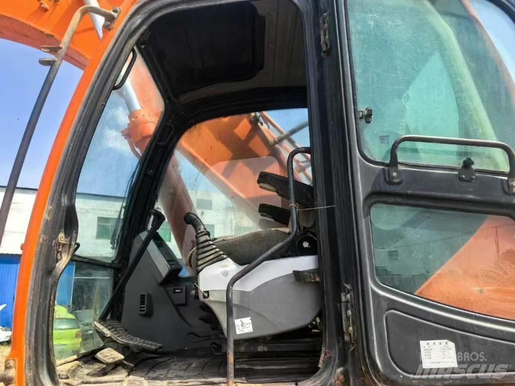 Doosan DX 260 Pásová rýpadla