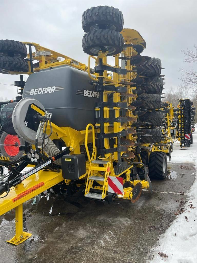 Bednar Omega 8000 FL Kombinované secí stroje