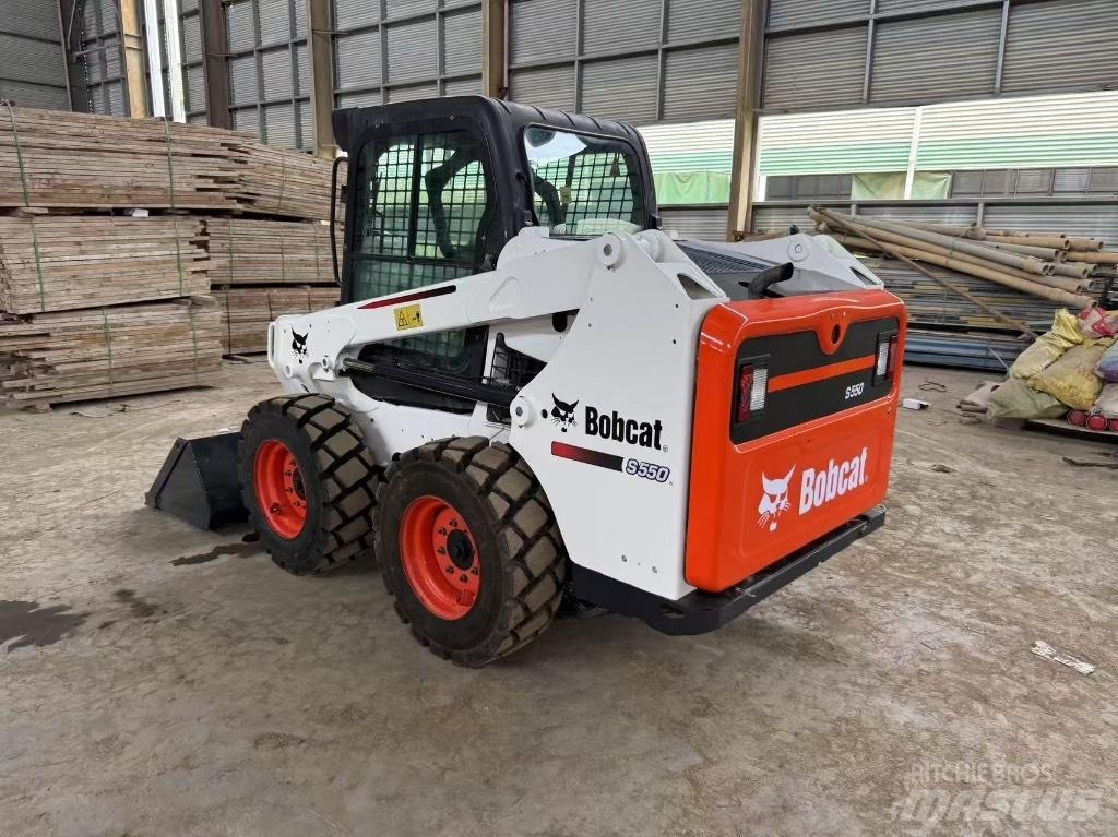 Bobcat S 550 Smykem řízené nakladače