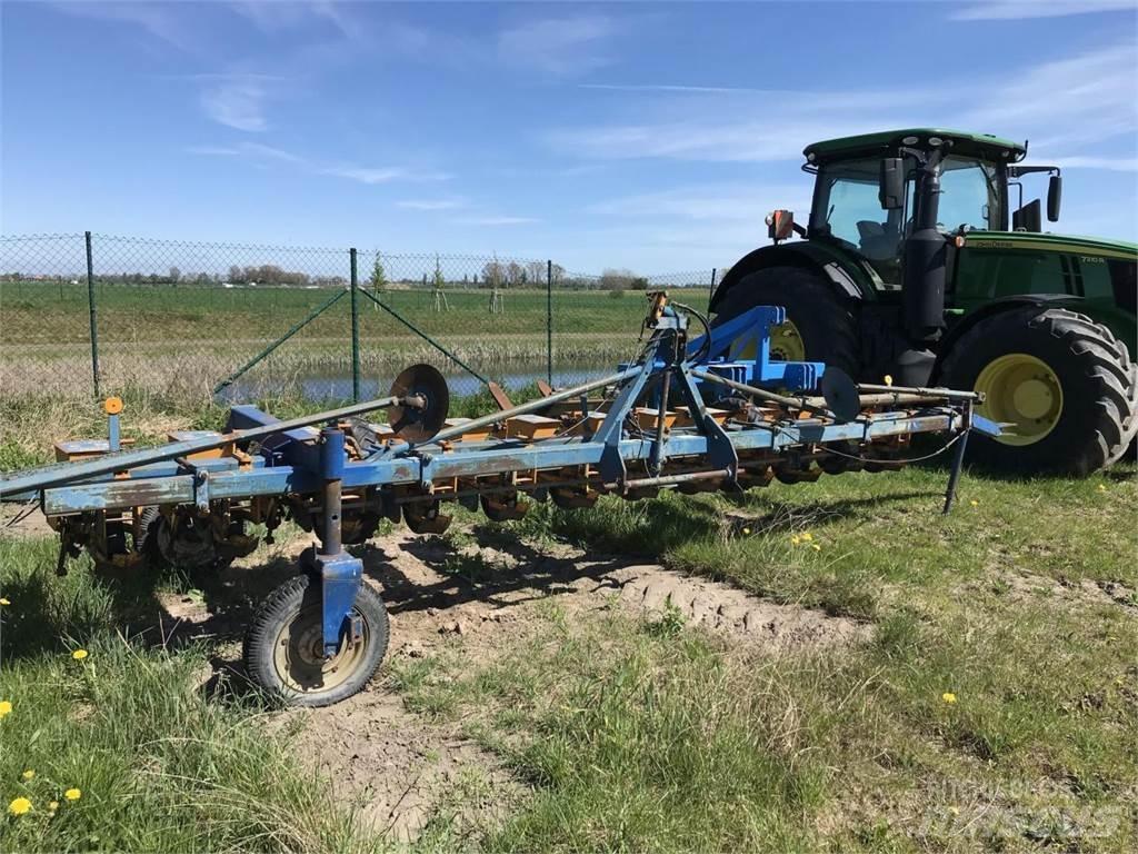 Kleine Uni Corn 3 Mechanické secí stroje