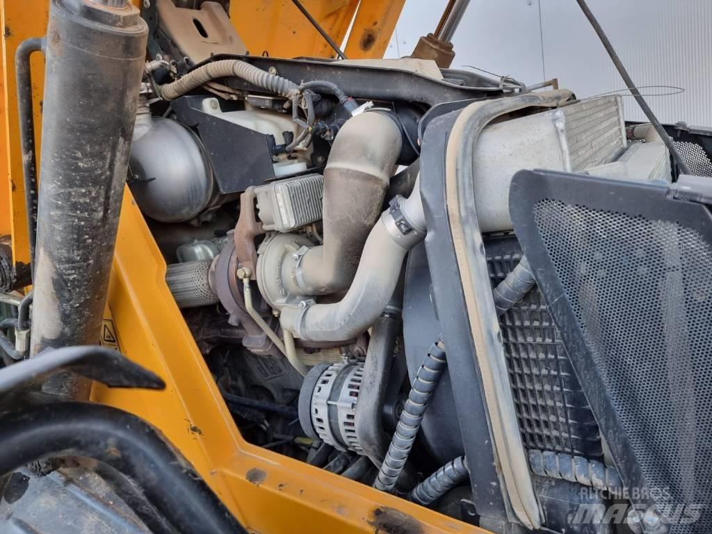 JCB 4 CX Rýpadlo-nakladače