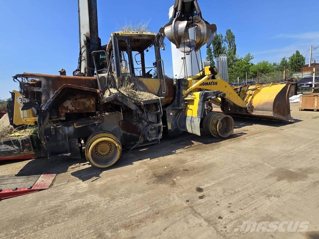 Komatsu 380-6 Podvozky a zavěšení kol