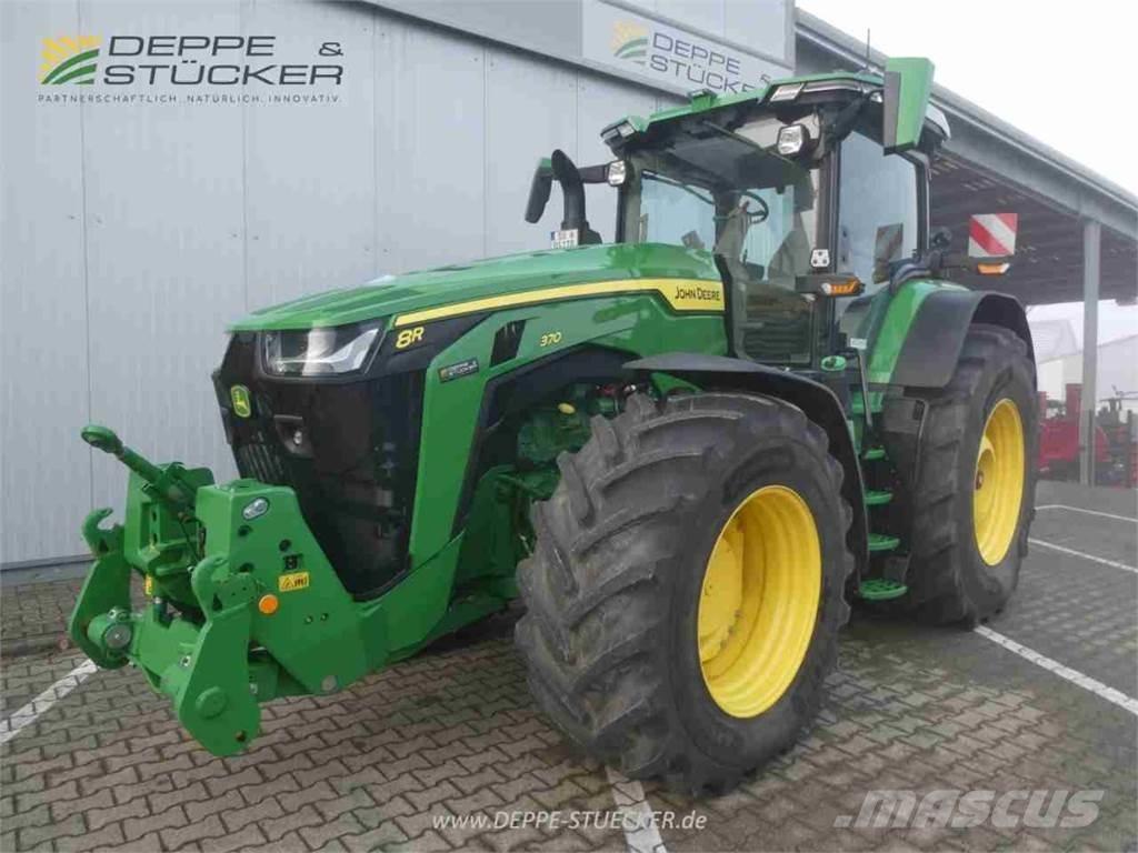 John Deere 8R 370 Traktory