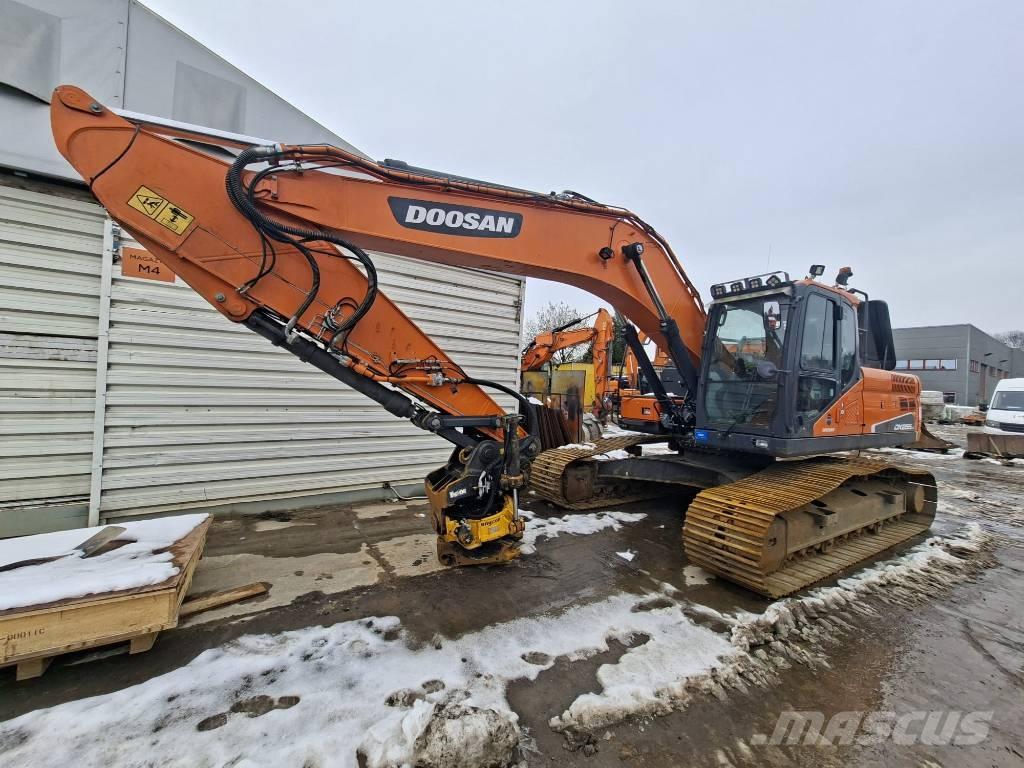 Doosan DX 255 LC-5 Pásová rýpadla