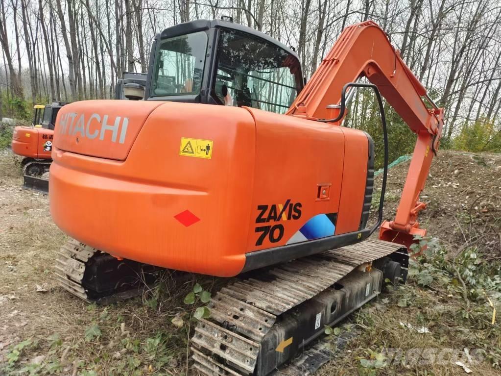 Hitachi ZX 70 Midi rýpadla 7t - 12t