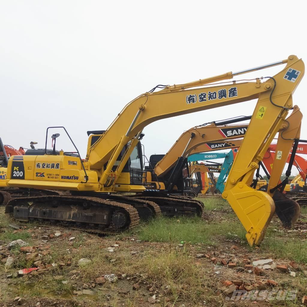 Komatsu PC200-8 Pásová rýpadla