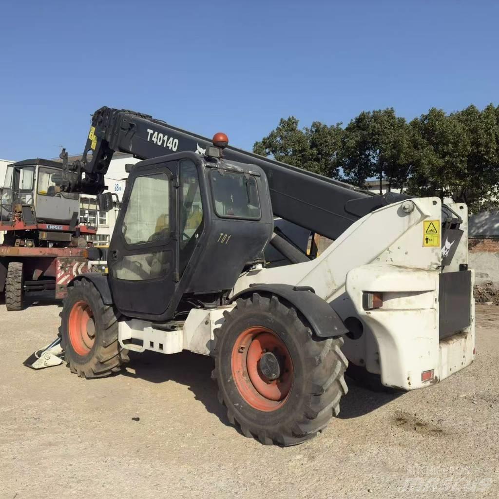 Bobcat T 40.140 Teleskopické manipulátory