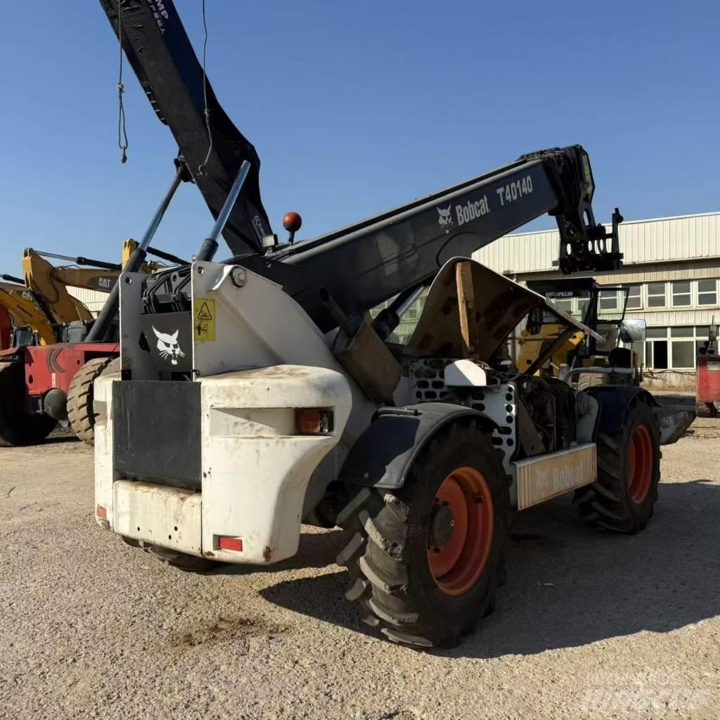 Bobcat T 40.140 Teleskopické manipulátory