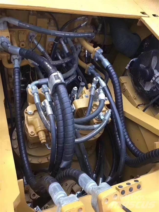 CAT 345 D L Pásová rýpadla