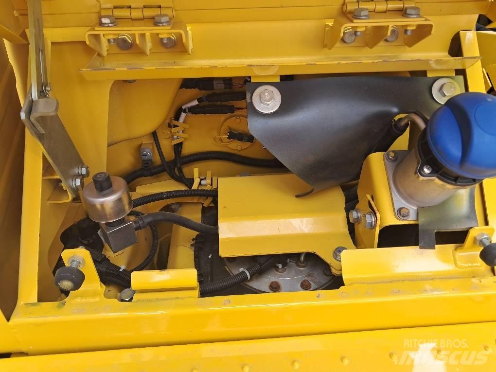Komatsu PC210LCI-11 Pásová rýpadla