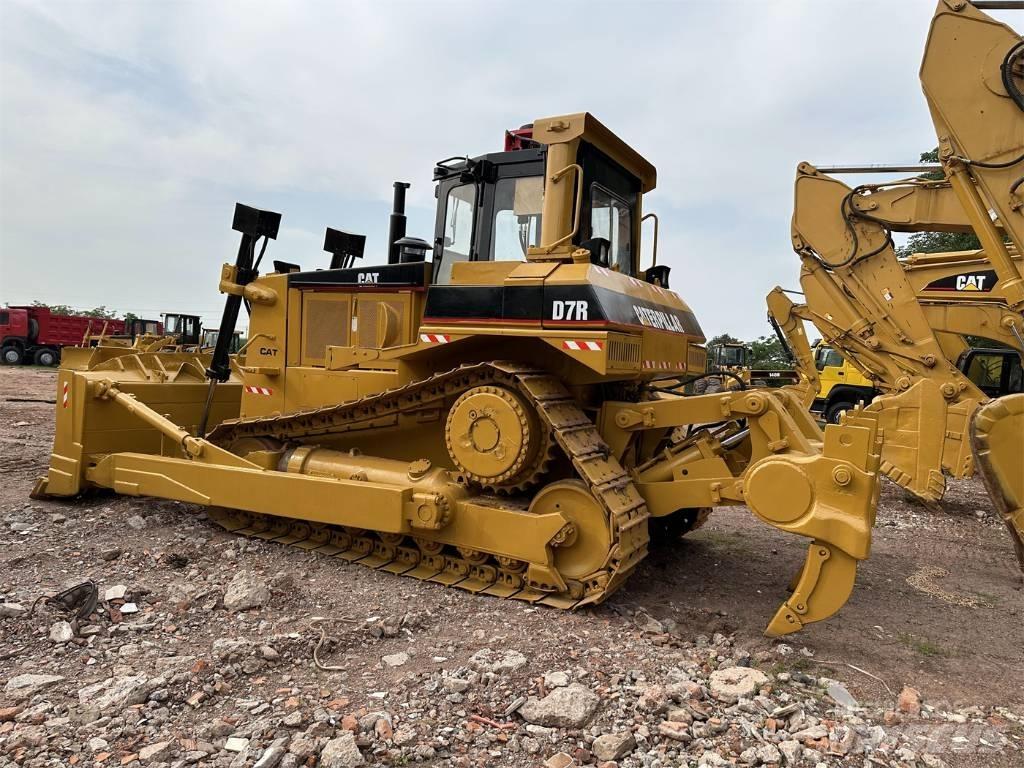 CAT D 7 R Pásové dozery