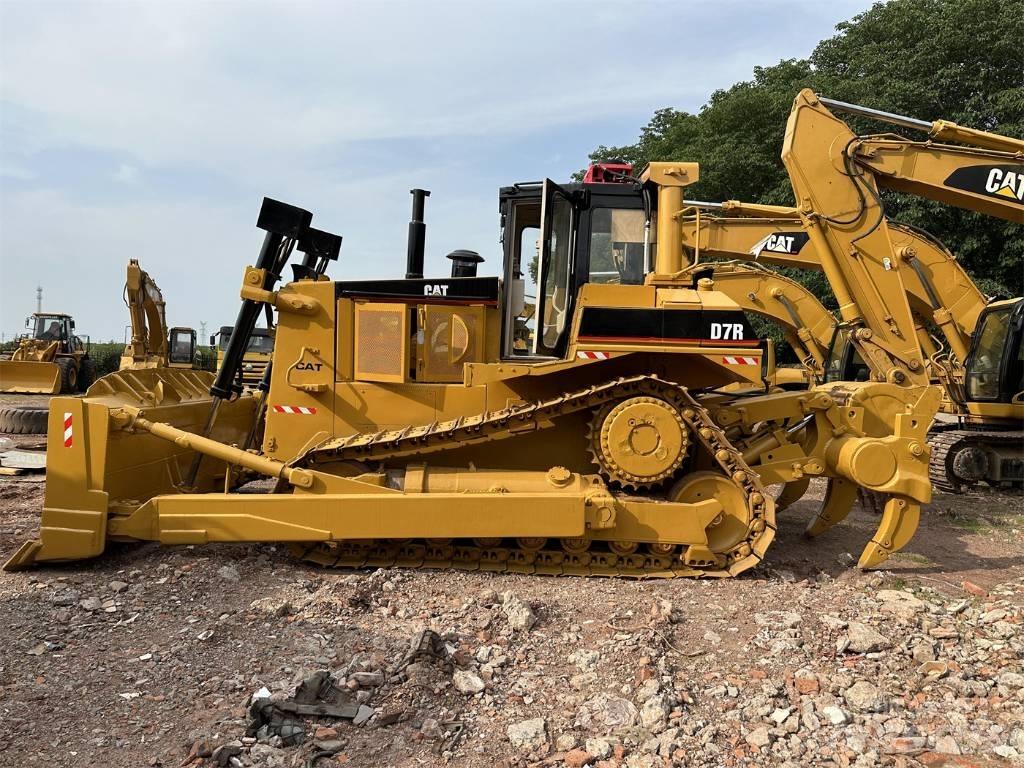 CAT D 7 R Pásové dozery
