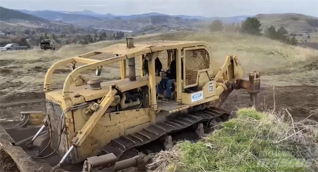 CAT D8H Pásové dozery