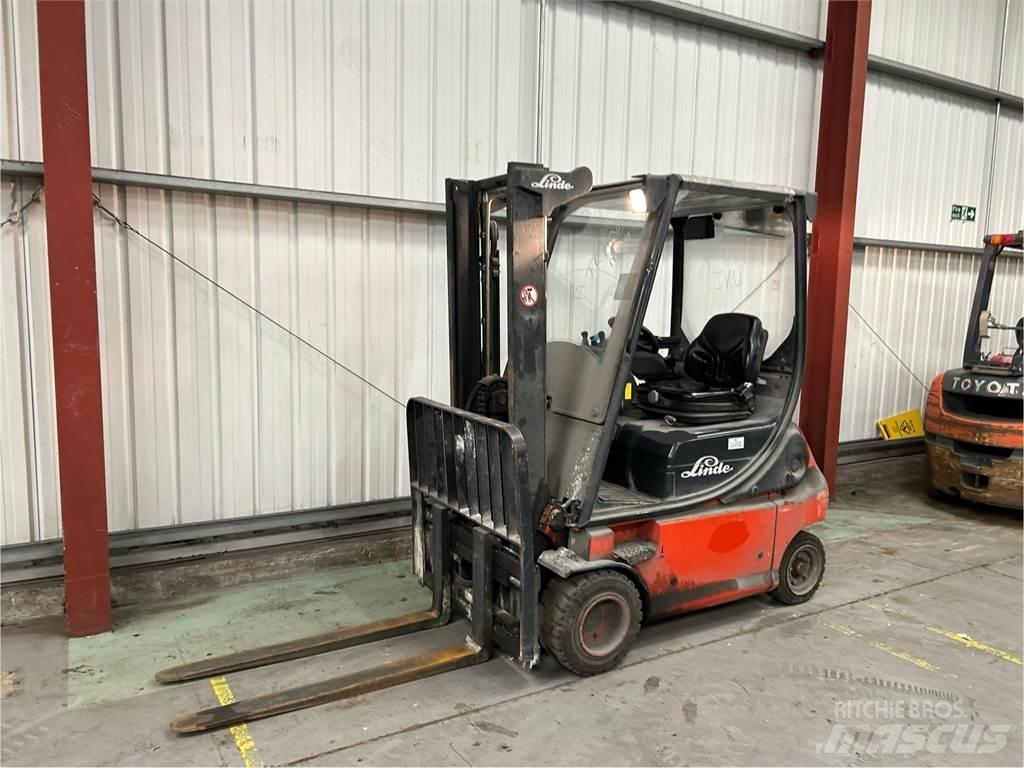 Linde E18P-02 Akumulátorové vozíky