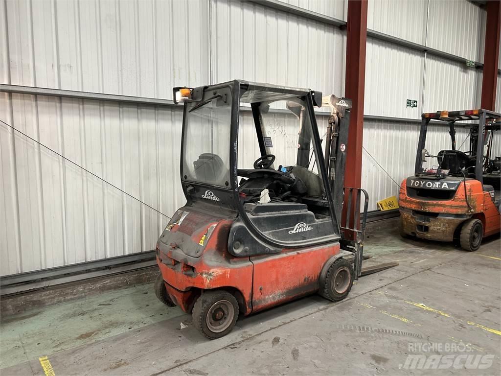 Linde E18P-02 Akumulátorové vozíky