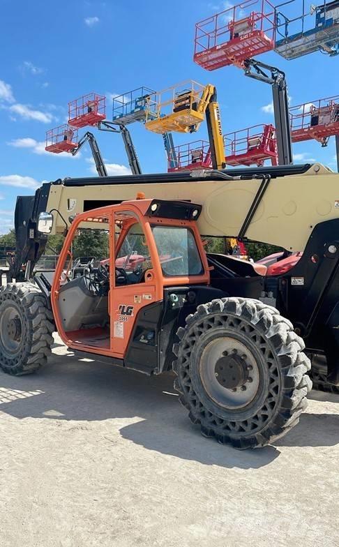 JLG 1055 Teleskopické manipulátory
