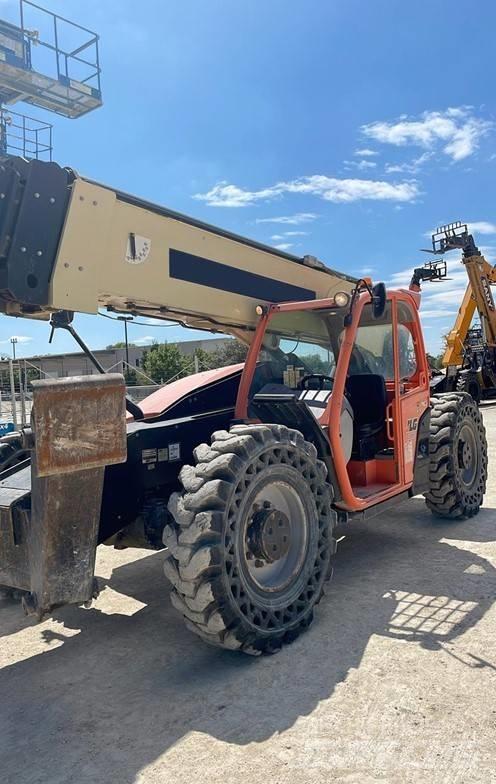 JLG 1055 Teleskopické manipulátory
