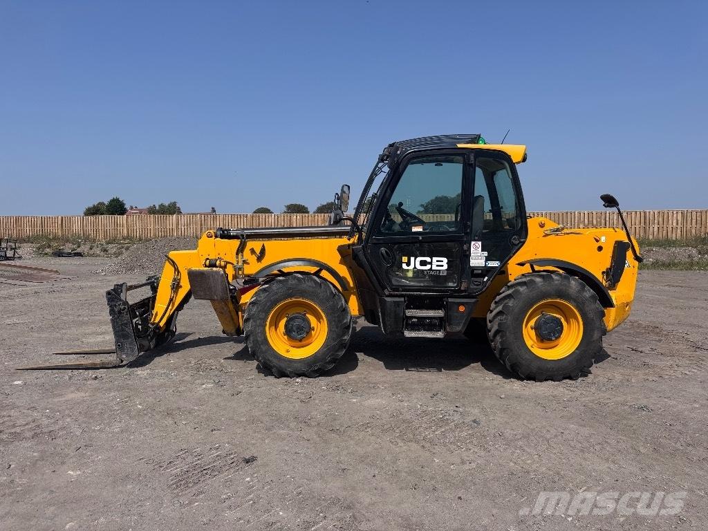 JCB 540-140 Teleskopické manipulátory