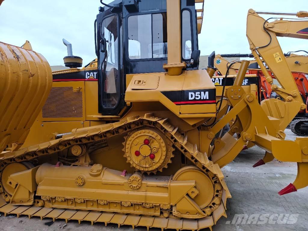 CAT D 5 M Pásové dozery