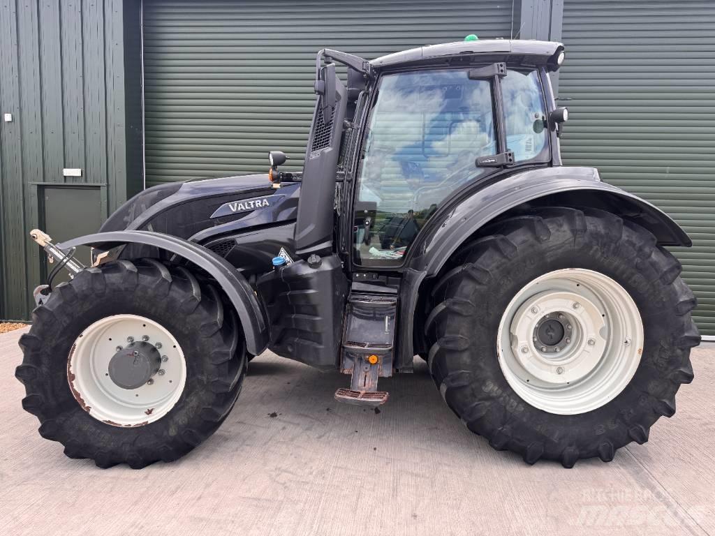 Valtra T 235 Direct Traktory