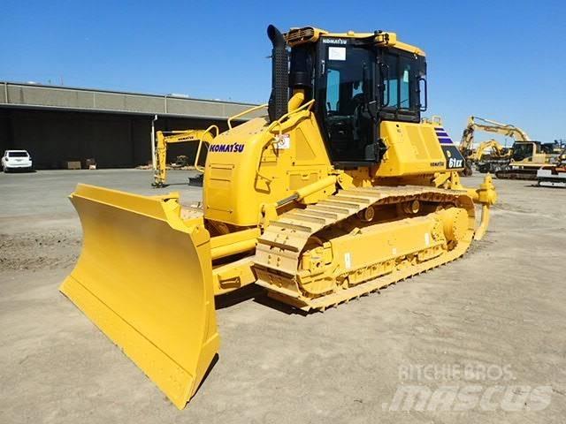 Komatsu D61EX-24 Pásové dozery