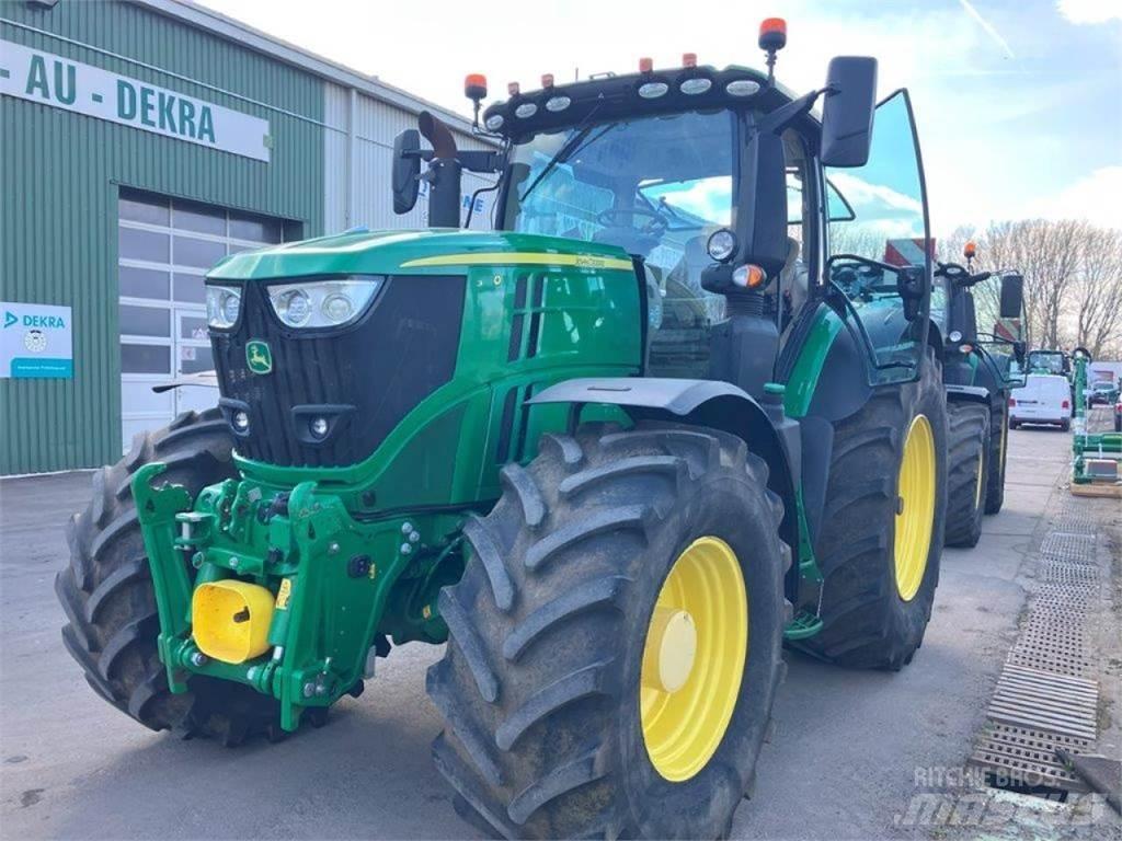 John Deere 6250R Traktory