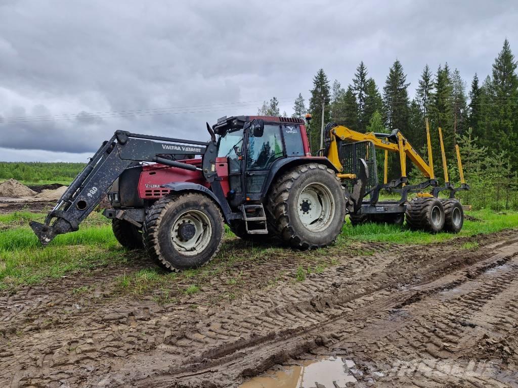 Valtra 8450 Hitech Traktory