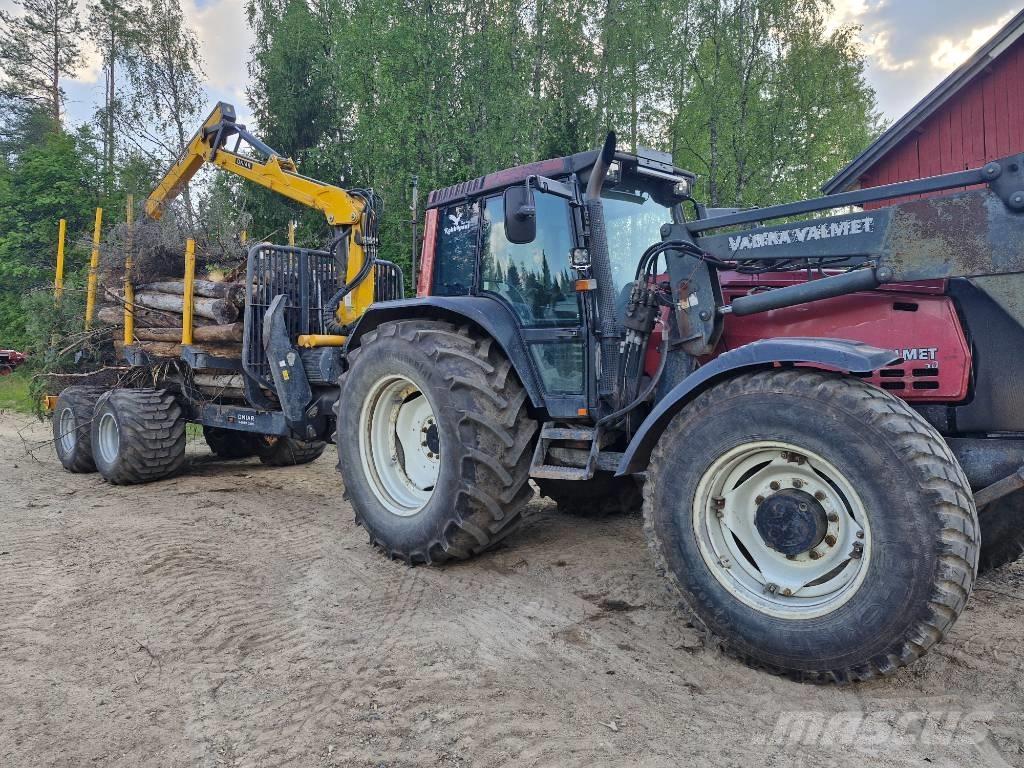 Valtra 8450 Hitech Traktory