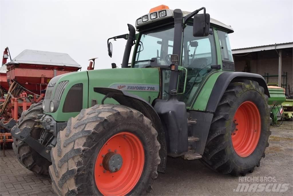 Fendt 716 Vario Traktory