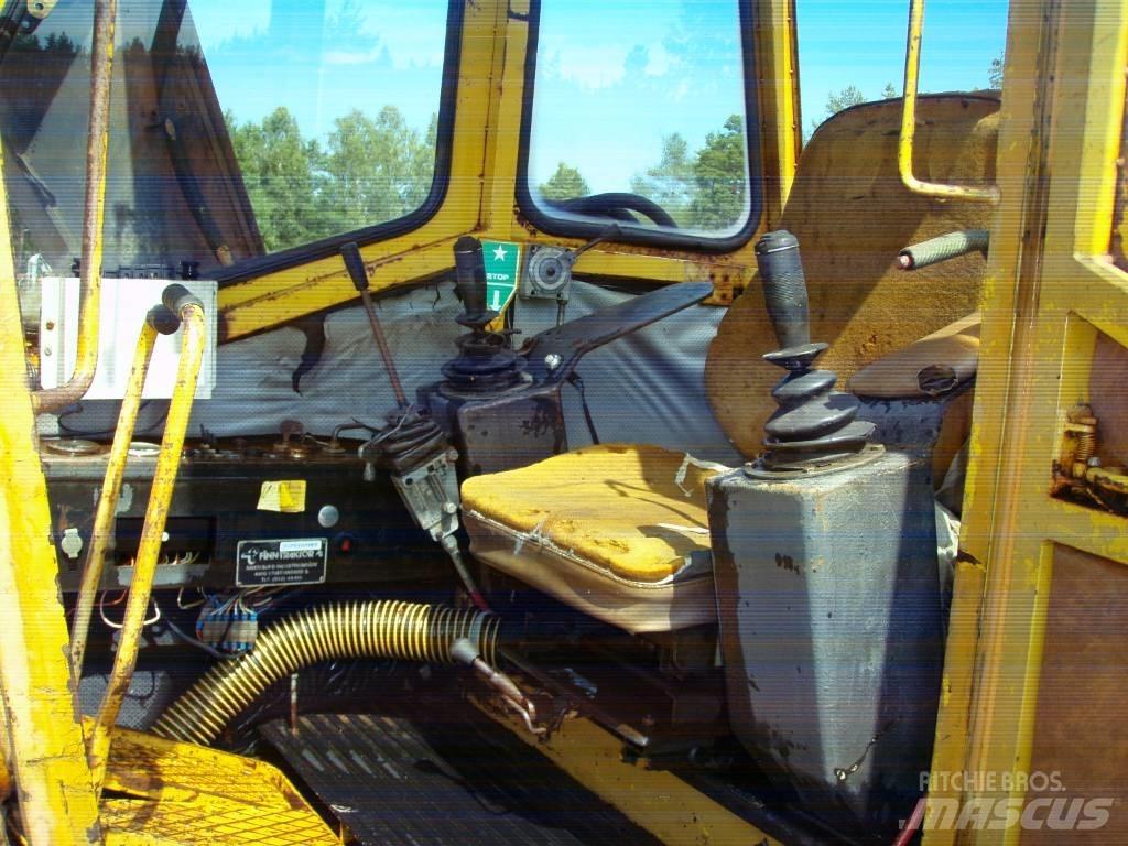 Hymas 82 R Midi rýpadla 7t - 12t