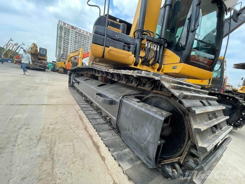 CAT 323 D Pásová rýpadla