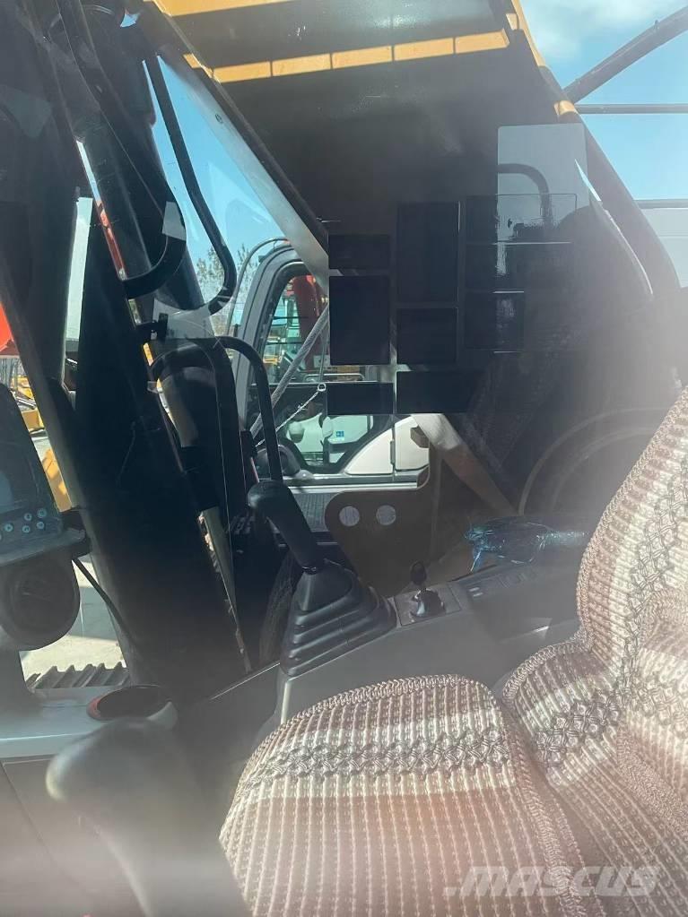 CAT 330D2 Pásová rýpadla