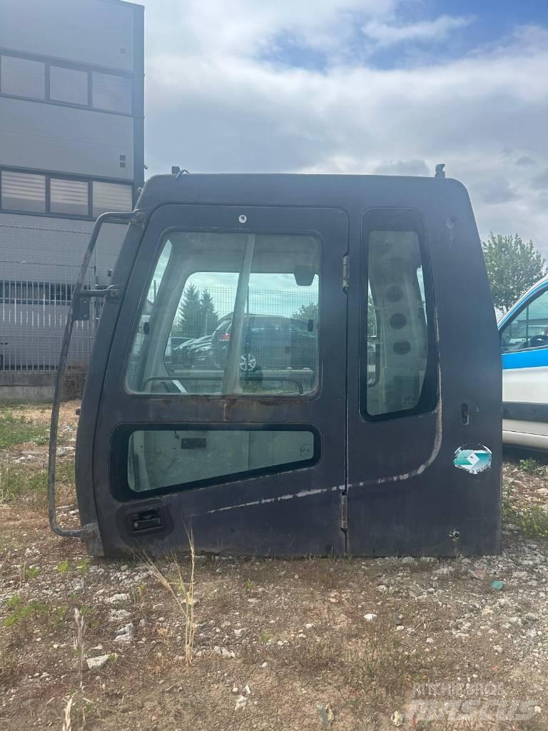 Hyundai 320 LC7A Pásová rýpadla